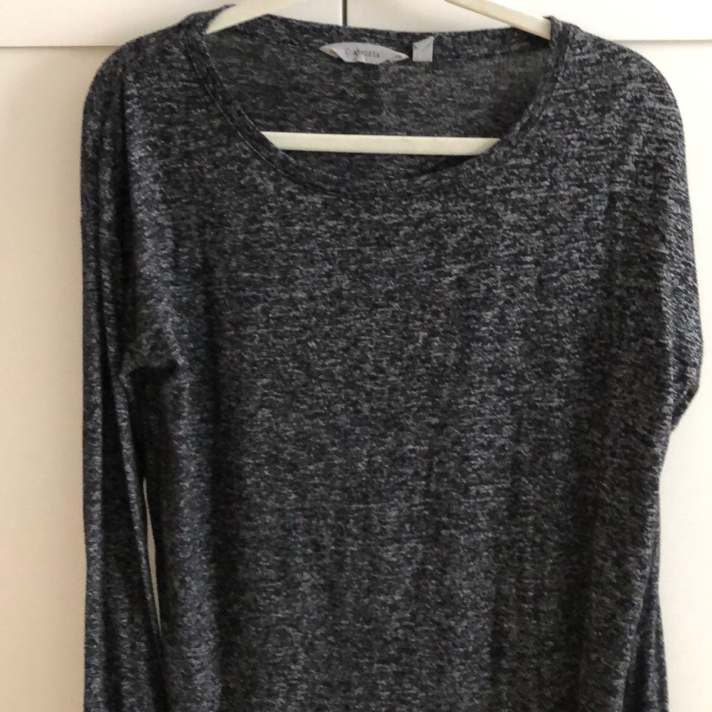 Athleta long sleeve heather charcoal shirt